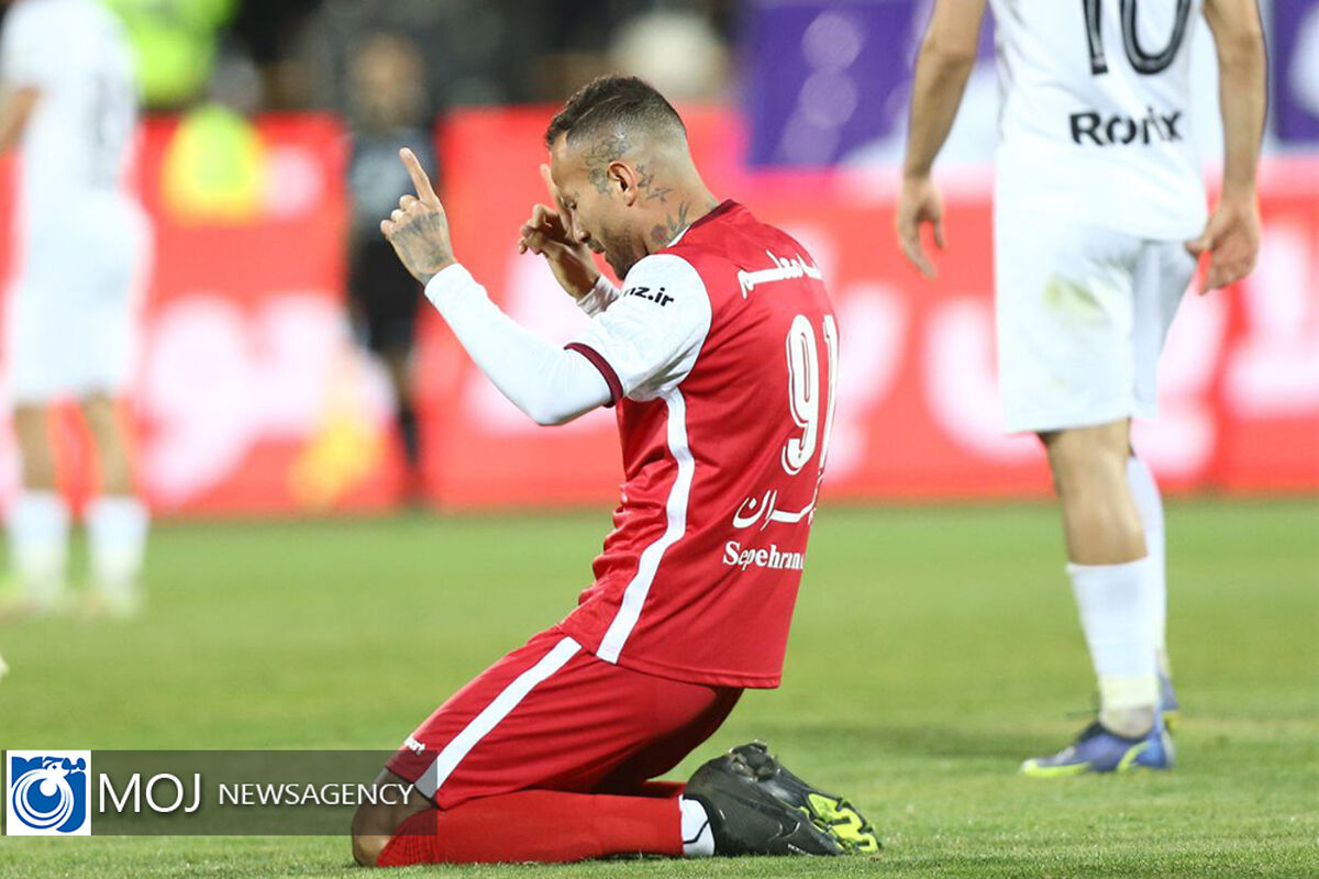 دیدار تیم های فوتبال پرسپولیس و ملوان