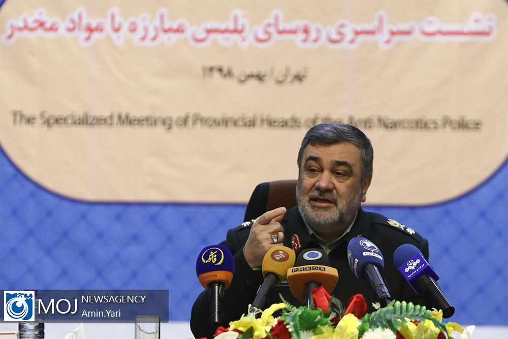 تمام توانمان این است که خود را به پلیس تراز انقلاب اسلامی برسانیم