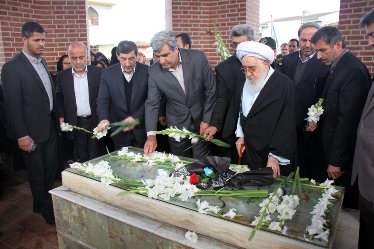 ادای احترام به مقام میرزا کوچک