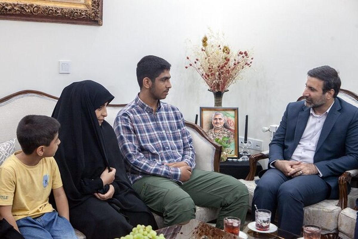 دیدار سخنگوی شورای نگهبان با خانواده شهید جنگ ۱۲ روزه
