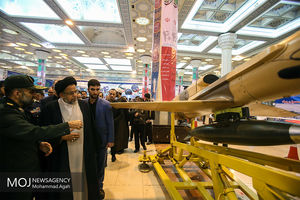 بازدید وزیر اطلاعات از نمایشگاه دستاوردهای دفاعی