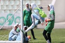 سرمربی تیم ملی فوتبال زنان با هیچ بازیکنی زاویه ندارد