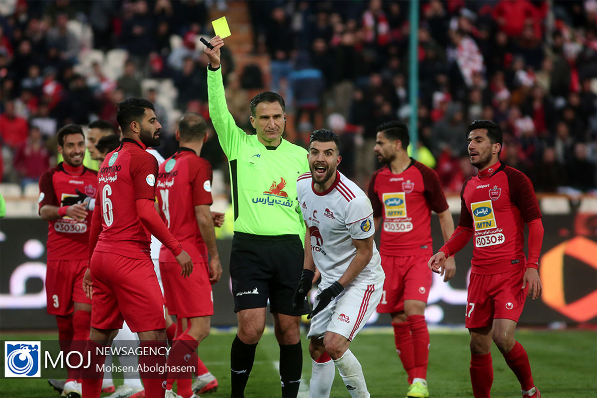 دیدار تیم های فوتبال پرسپولیس و تراکتور سازی - ۶ بهمن ۱۳۹۸