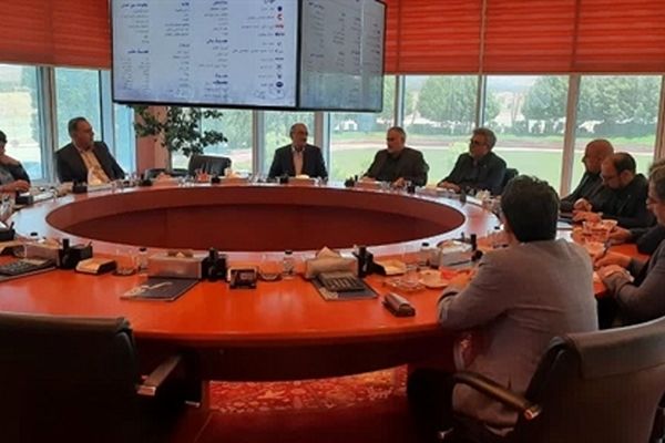 گسترش تعامل با صنایع بزرگ و حمایت مؤثر از تولید ملی در دستور کار بانک کشاورزی