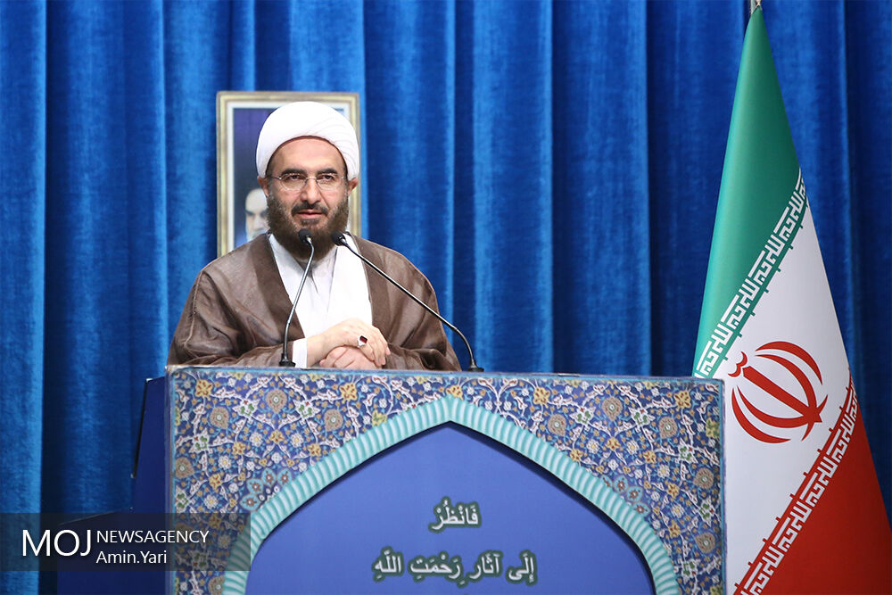 شیطان با ترویج بی‌عفتی و هرزگی درصدد آسیب به خانواده است
