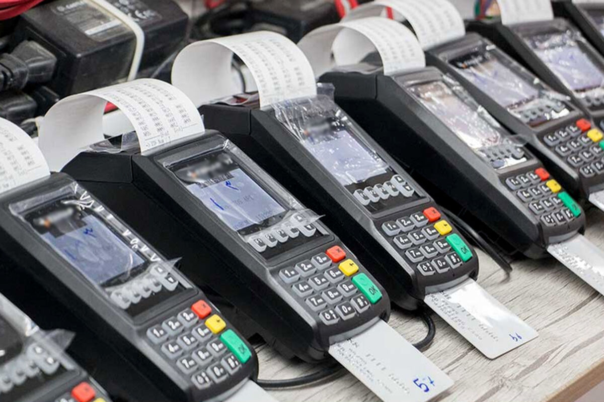 تعداد 2 هزارو 88 عدد لوازم و قطعات دستگاه پوز خارجی قاچاق  قزوین