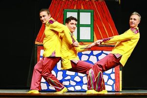 جشن بزرگ شادوکودکانه با اجرای هنرمندانه عموهای فیتیله ای در شفت برگزار می شود