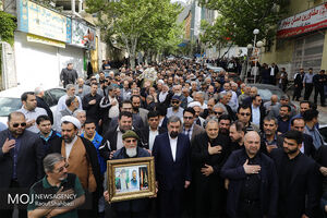تشییع پیکر مادر شهیدان طهرانی مقدم