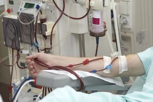 10 دستگاه دیالیز برای تسهیل درمان بیماران کلیوی وارد خمینی شهر  شد 