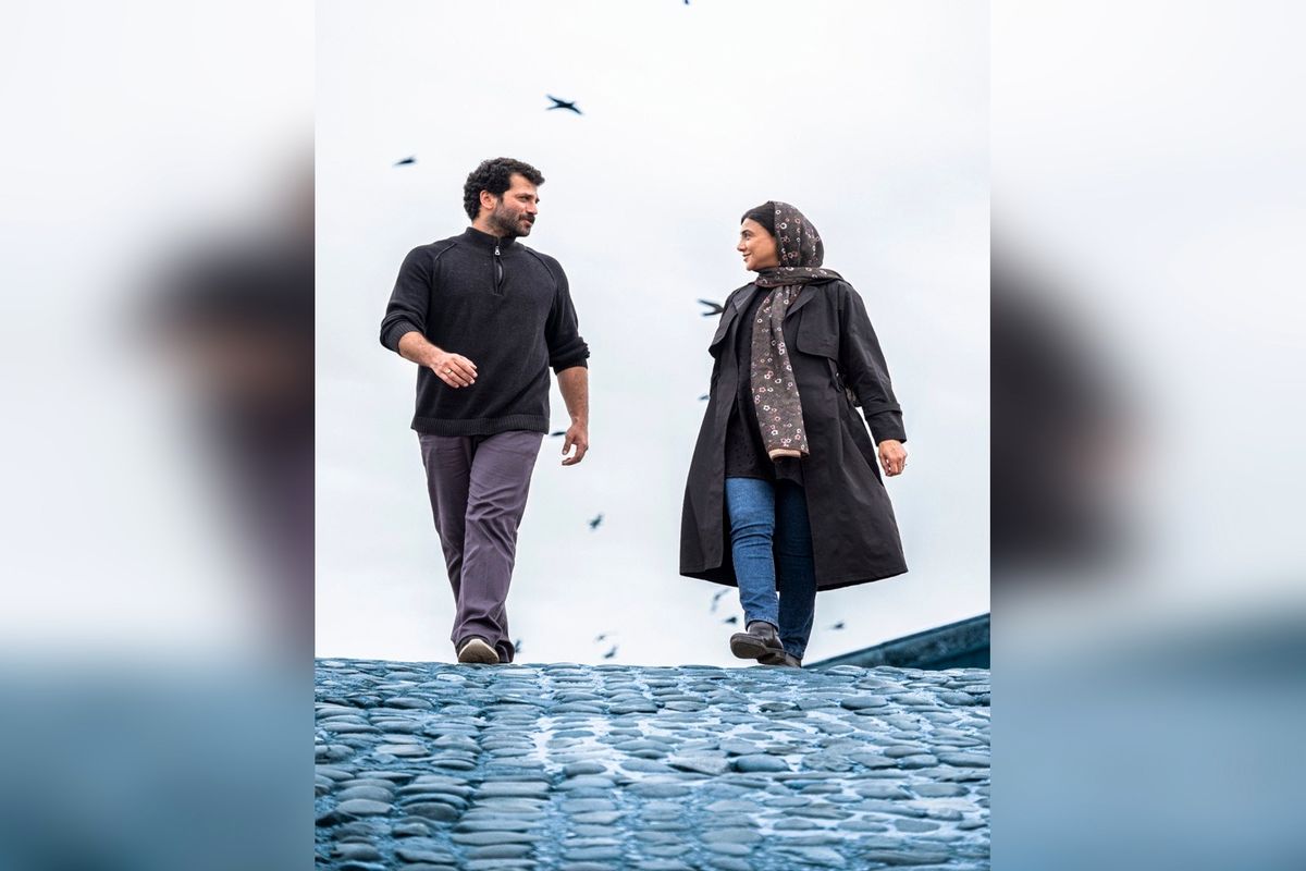 تصویر تازه آزاده صمدی و روزبه حصاری همزمان با نمایش فیلم «عزیز» 