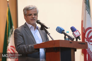 خلاء وجود احزاب در انتخابات یکی از دلایل رویکرد محلی نمایندگان در مجلس
