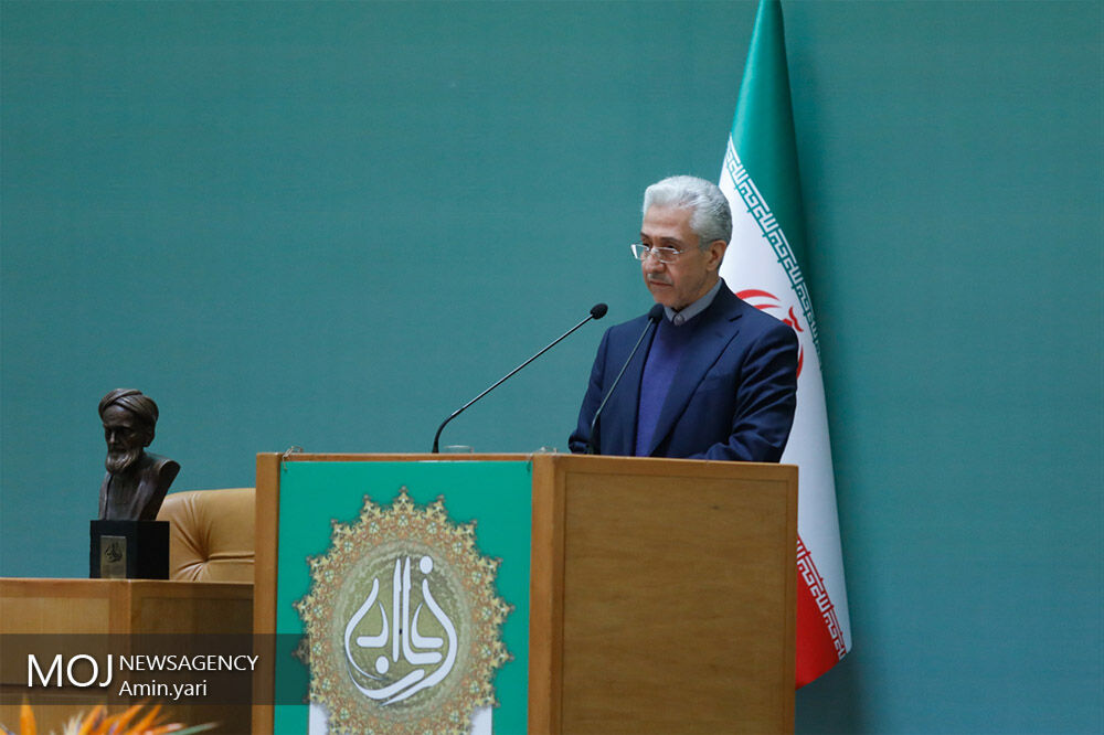 منصور غلامی وزیر علوم وارد لرستان شد