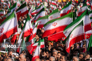 روایت وحدت و همدلی ایرانیان حول یک پرچم از زبان روزنامه‌نگار لبنانی + فیلم