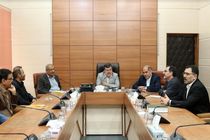 جذب اعتبارات و اسناد به شکل مناسب انجام شود