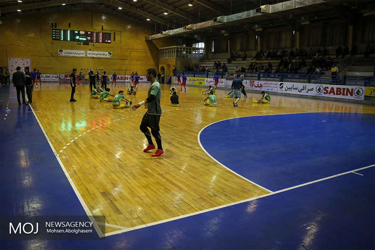 دیدار تیم های فوتسال تاسیسات دریایی و گیتی‌پسند اصفهان 