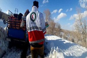 نجات جان عشایر گرفتار در برف سالند کوه 