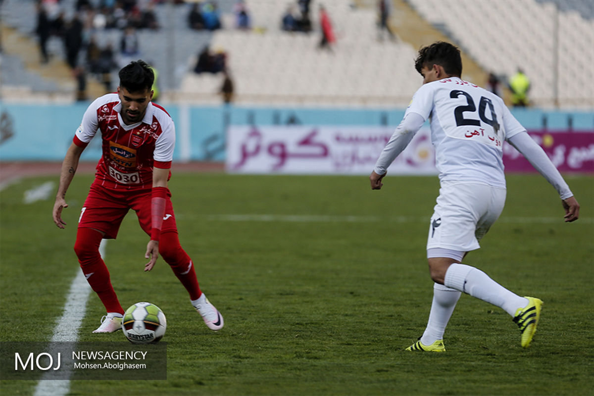 دیدار تیم های پرسپولیس تهران و ذوب آهن اصفهان