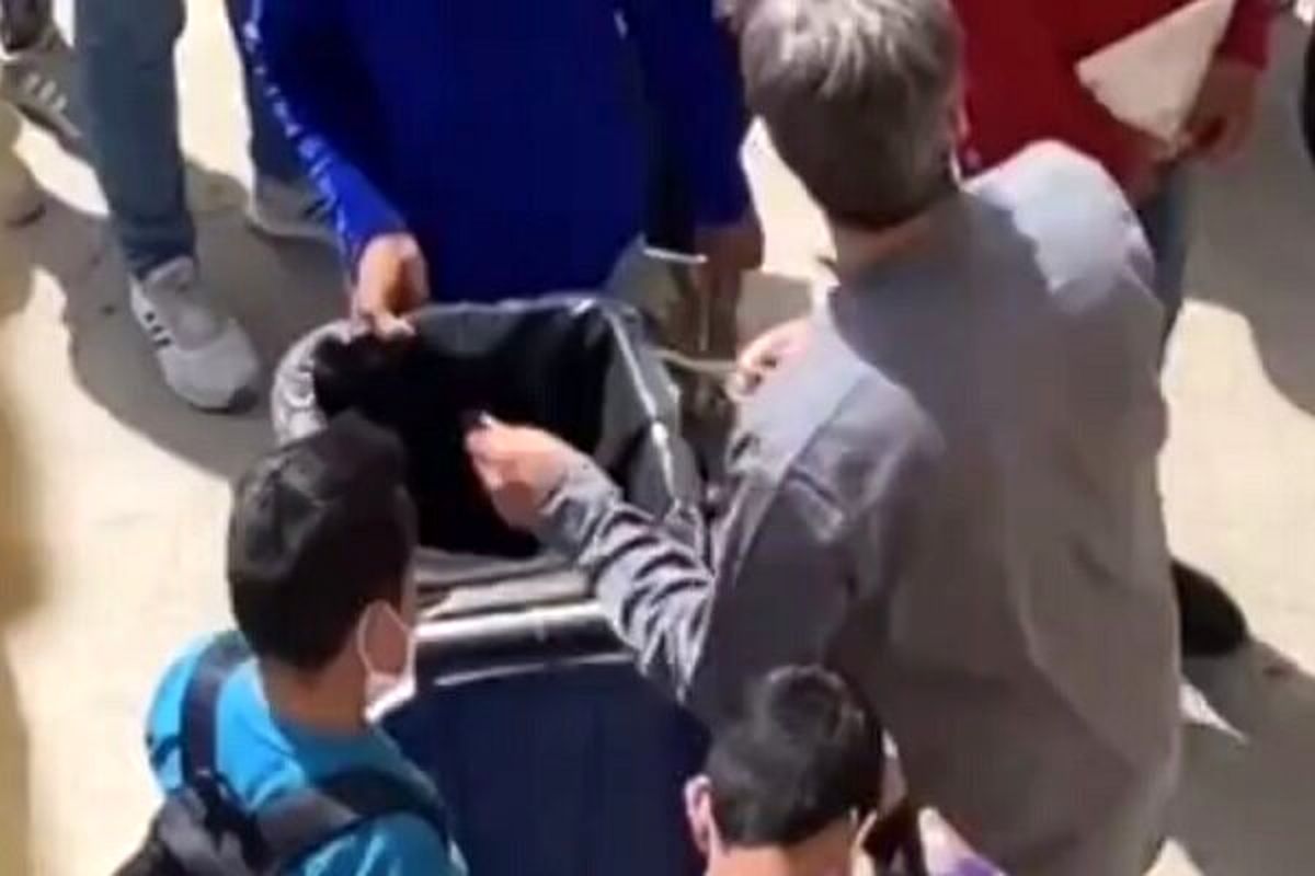 کوتاه کردن موی سر دانش آموزان