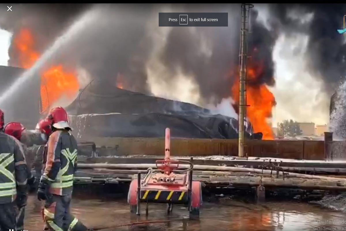 آتش سوزی + پالایشگاه