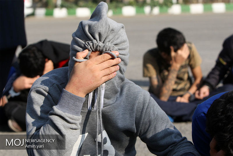 توزیع کننده مواد مخدر اردکان حین ارتکاب جرم دستگیر شد