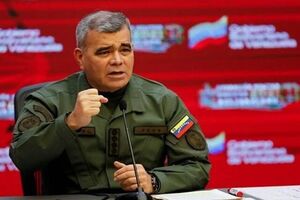 وزیر دفاع ونزوئلا بر دفاع از وجب به وجب خاک خود تاکید کرد