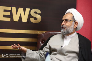 ۸ سال با تمام دنیا جنگیدیم، آن زمان حتی سیم خاردار هم تحریم بود/ دشمن می‌خواهد از طریق مسائل اقتصادی و اجتماعی لطمه بزند