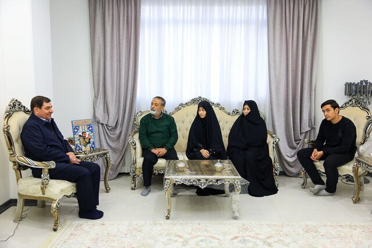مخبر