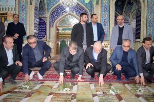 وزیر دادگستری به شهدای سمنان ادای احترام کرد