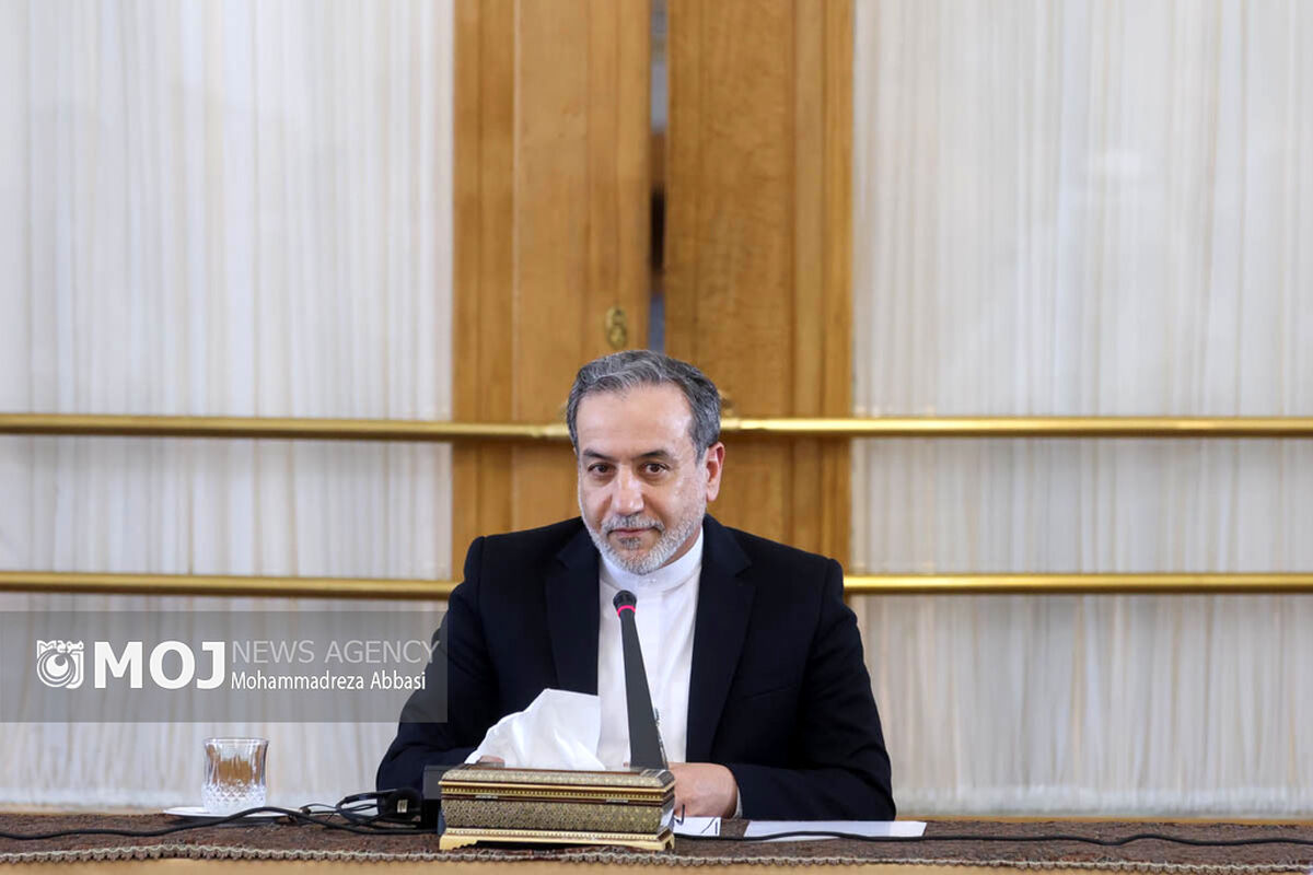 نشست وزیر امور خارجه ایران با سفرا و کارداران و روسای نمایندگی های خارجی و بین‌المللی مقیم تهران