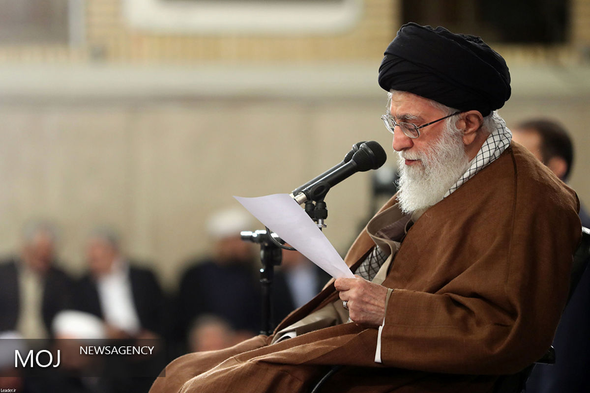 دیدار دانش‌آموزان و دانشجویان با مقام معظم رهبری