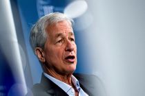 ادامه تعرفه‌های ترامپ ممکن است موجب رکود اقتصادی آمریکا شود