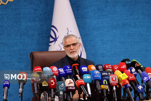 یکی از دلایل برگزاری مراسم در عراق، آرزوی زیارت عتبات توسط رهبر شهید بود