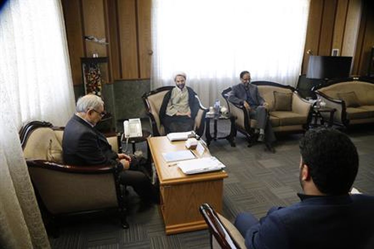 استاندار قم دردیدار با داد گستری