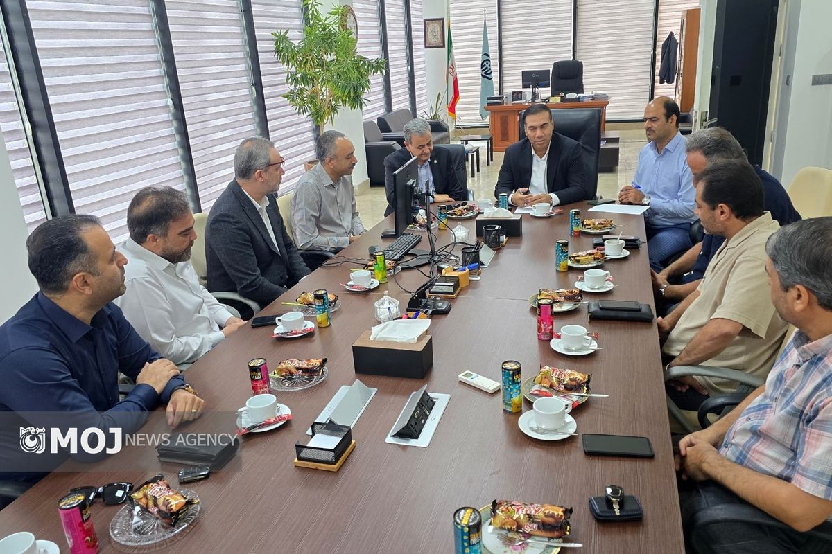 دیدار مدیران بازارهای کیش با رئیس تامین اجتماعی کیش