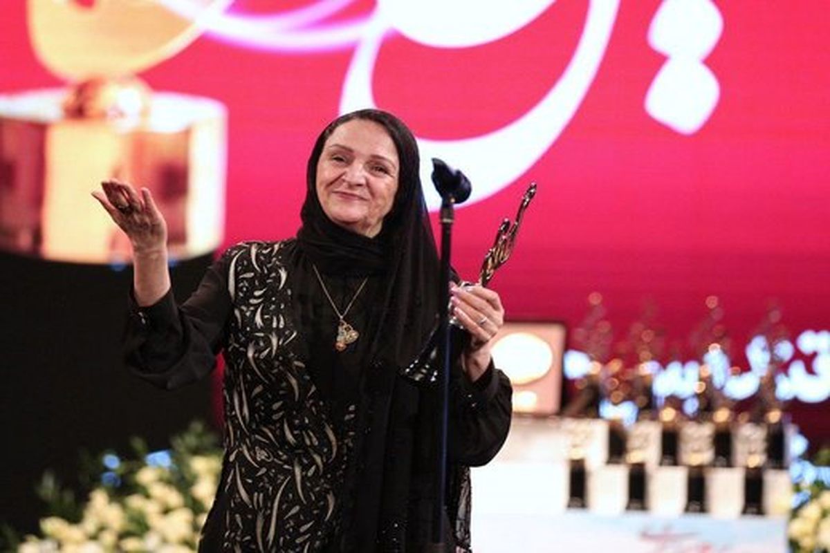 گلاب آدینه