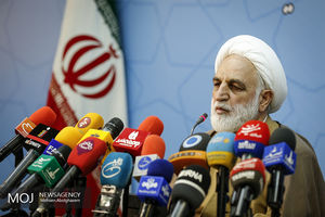 حادثه تروریستی اهواز باعث شد تا تشت رسوایی مدافعان حقوق بشر به صدا در بیاید/  سیف در حال حاضر ممنوع الخروج است/ هنوز بازنشسته نشده‌ام