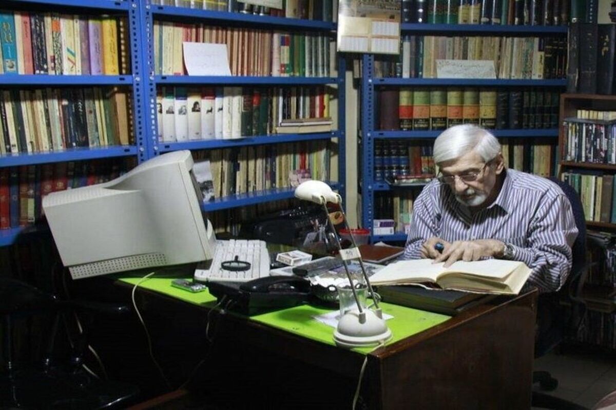 پرویز خرسند، نویسنده، روزنامه‌نگار