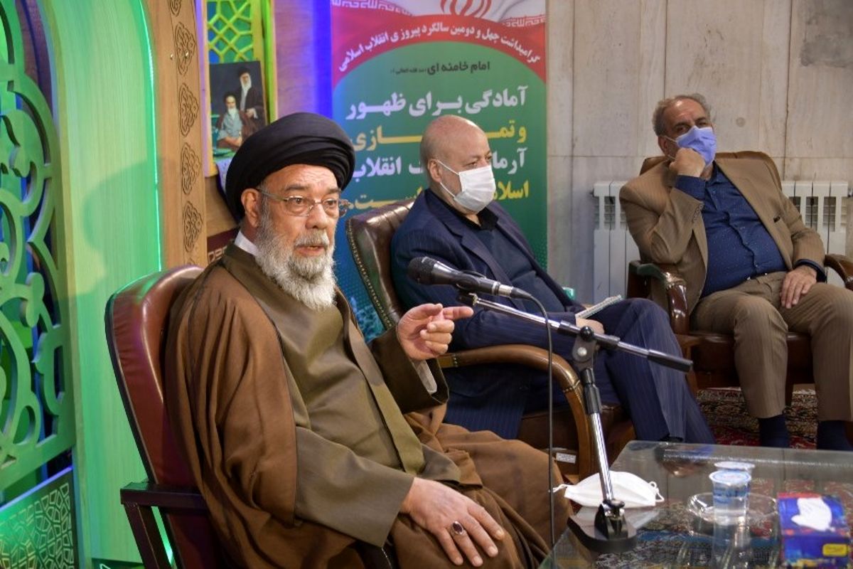 امام جمعه اصفهان.