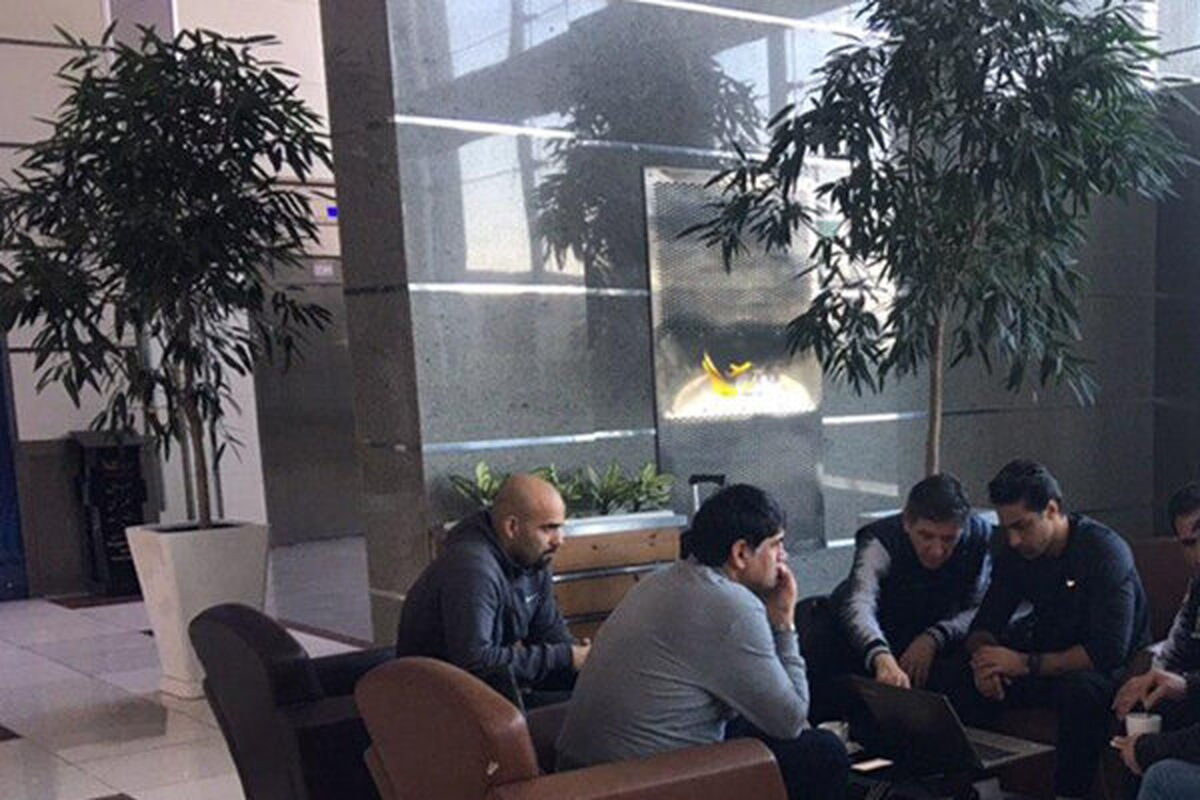 جلسه فرهاد مجیدی و دستیارانش