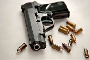 کشف یک کلت جنگی و ۱۵عدد فشنگ در اصفهان / 2 نفر دستگیر شدند