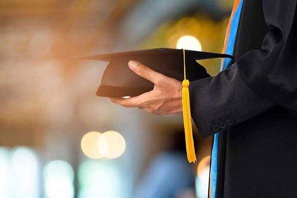 پایان دوره نسخه‌های چاپی در دانشگاه تهران