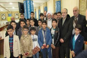 دیدار جمعی از دانش‌آموزان فعال قرآنی رشت با نماینده ولی فقیه در گیلان