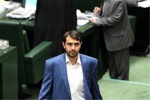 آقای آخوندی! جنابعالی و معاونان تان در هیأت‌ مدیره شرکت‌ها شرکت‌داری می‌کنید