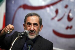 دشمنان برای راه انداختن جنگ نیابتی تلاش می کنند / لزوم هوشیاری در برابر توطئه‌ها