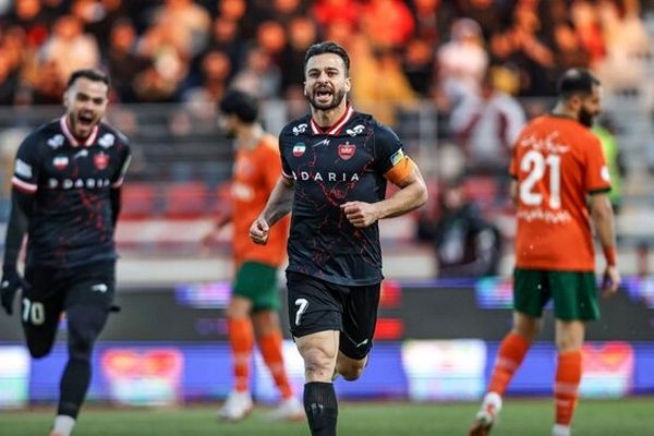 پرسپولیس صدرنشین شد/ مس در قعر ماند