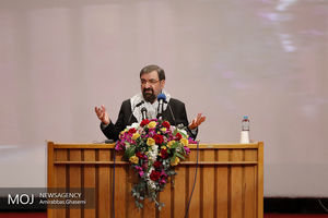 در همه امور باید مستقل از آمریکا باشیم