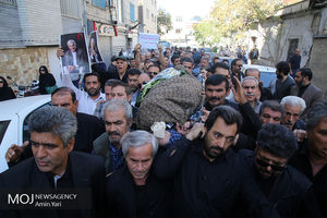 پیکر زنده‌ یاد یدالله صمدی به سمت خانه ابدی تشییع شد