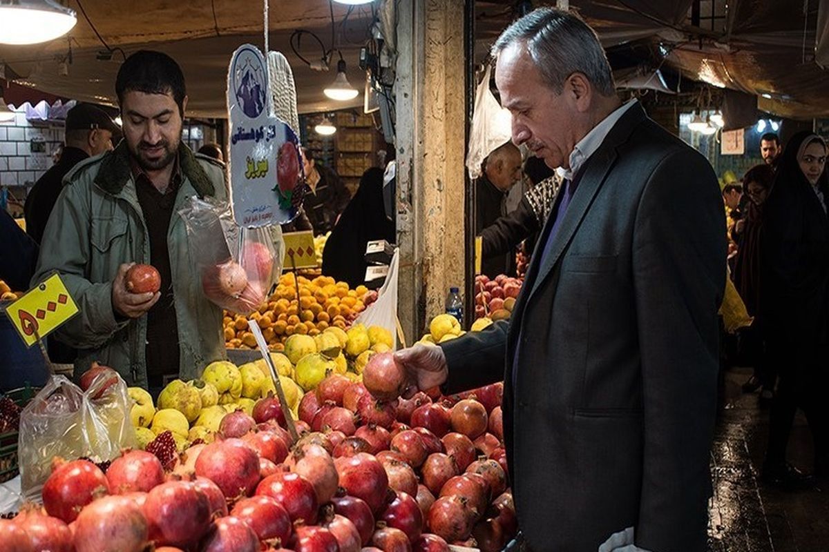 بازارچه میوه در رشت