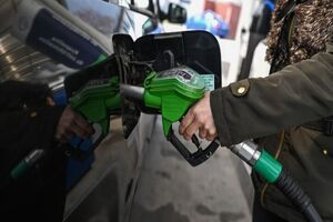 برای رفع بحران بنزین یک ستاد و قرارگاه متمرکز تشکیل شود