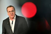 وزیر دفاع آلمان، دونالد ترامپ را به تبانی با پوتین متهم کرد